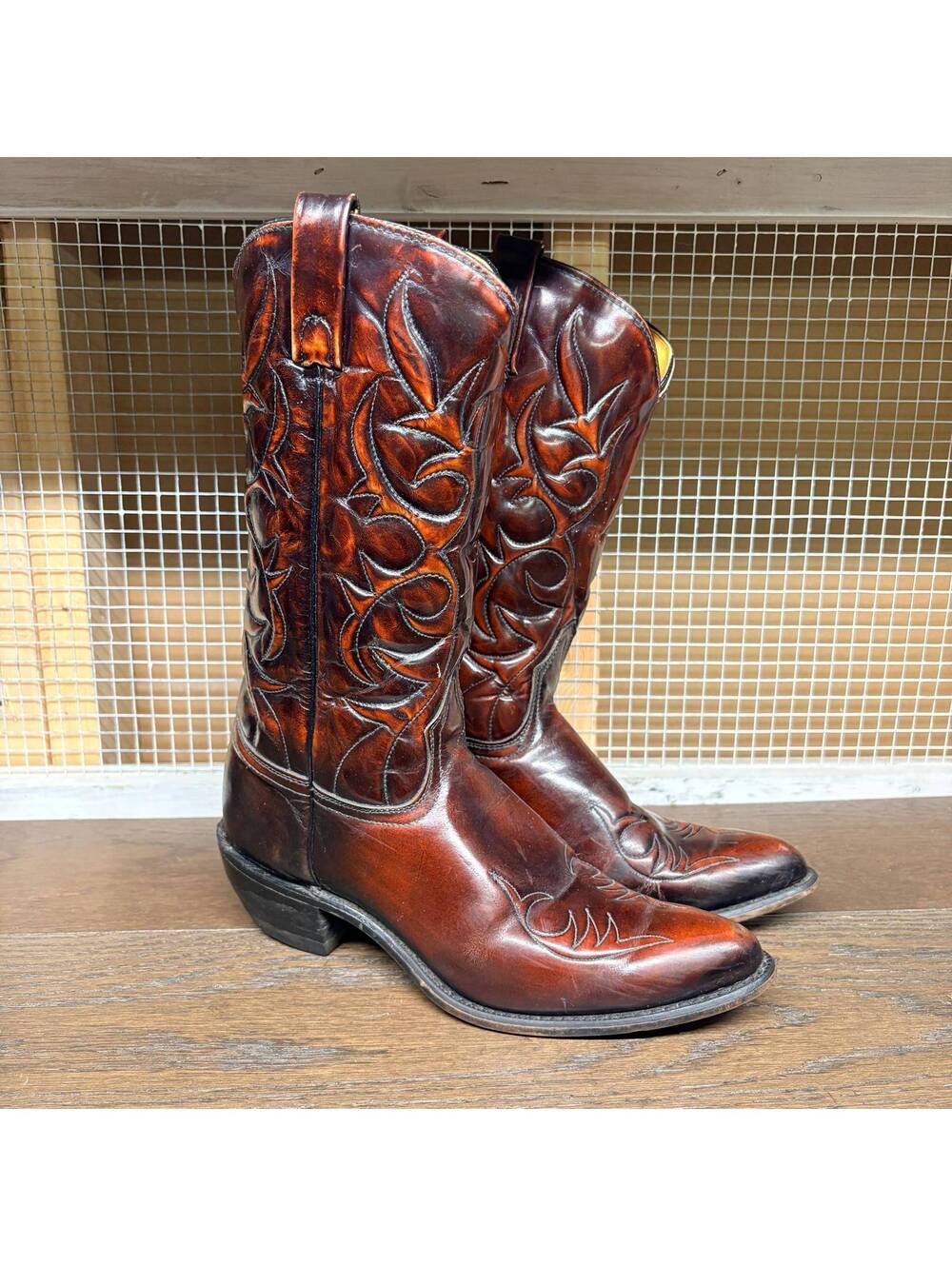 Vintage Acme Cowboy Boots Women's Size 9.5 C Brown Leather